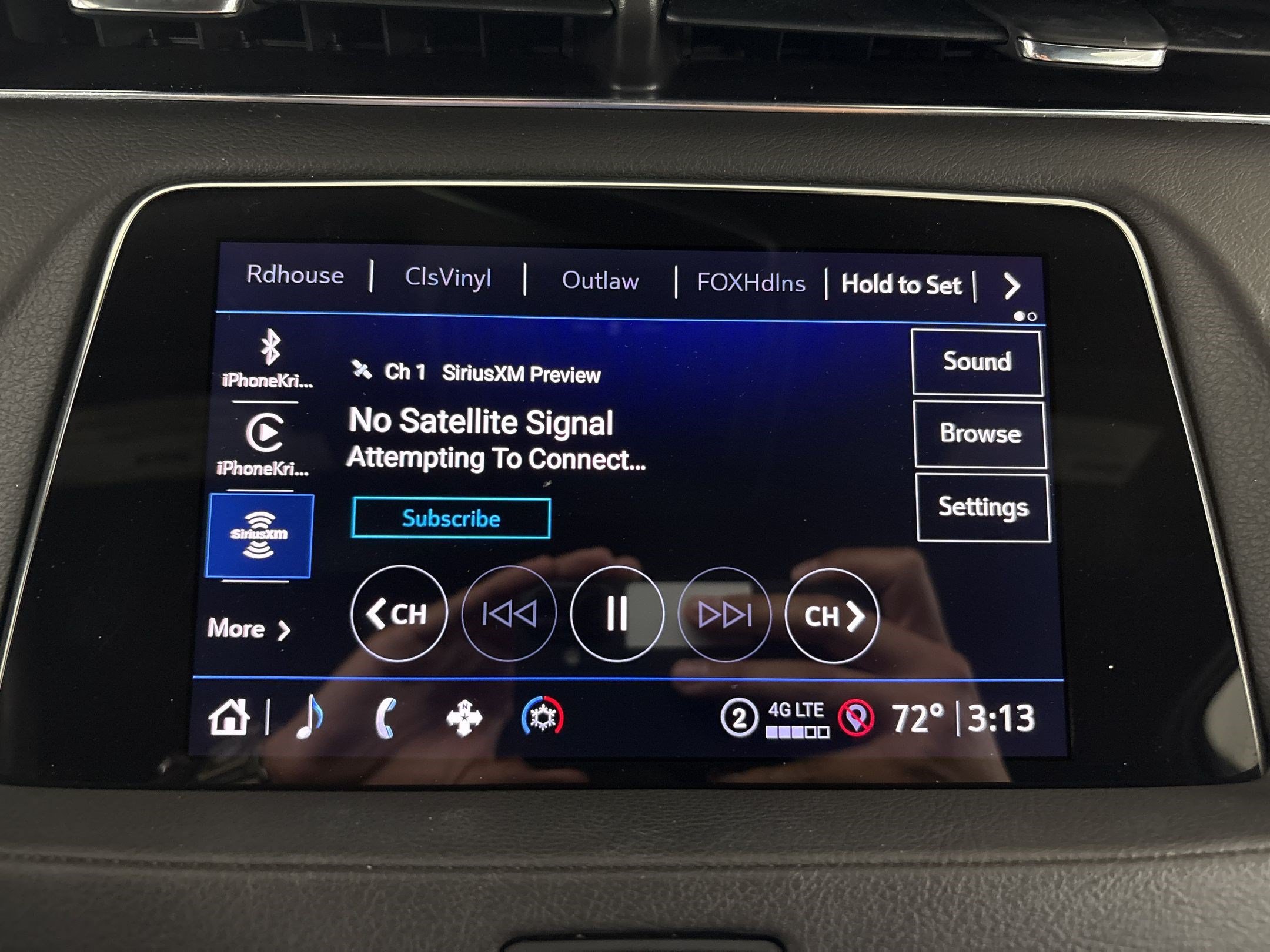 Used 2022 Cadillac XT4 Premium Luxury w/ Safety Alert Package AWD/4WD image 23