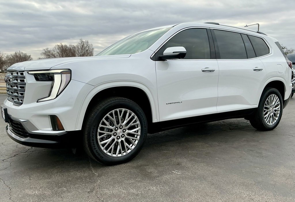 Used 2024 GMC Acadia Denali image 7