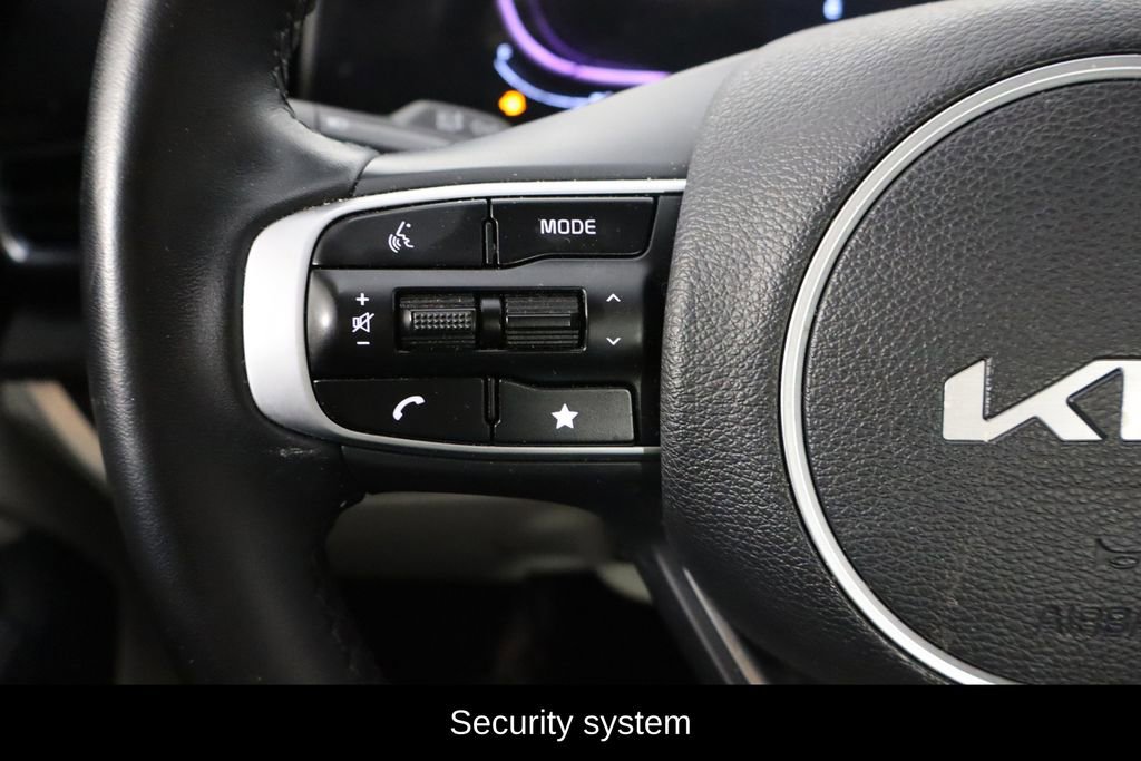 Used 2025 Kia Sportage EX image 8