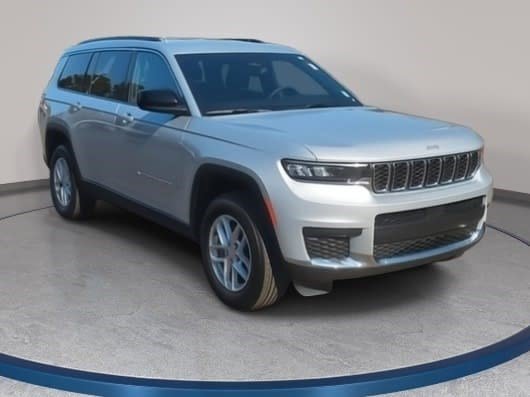 Used 2024 Jeep Grand Cherokee L Laredo w/ Luxury Tech Group I image 3