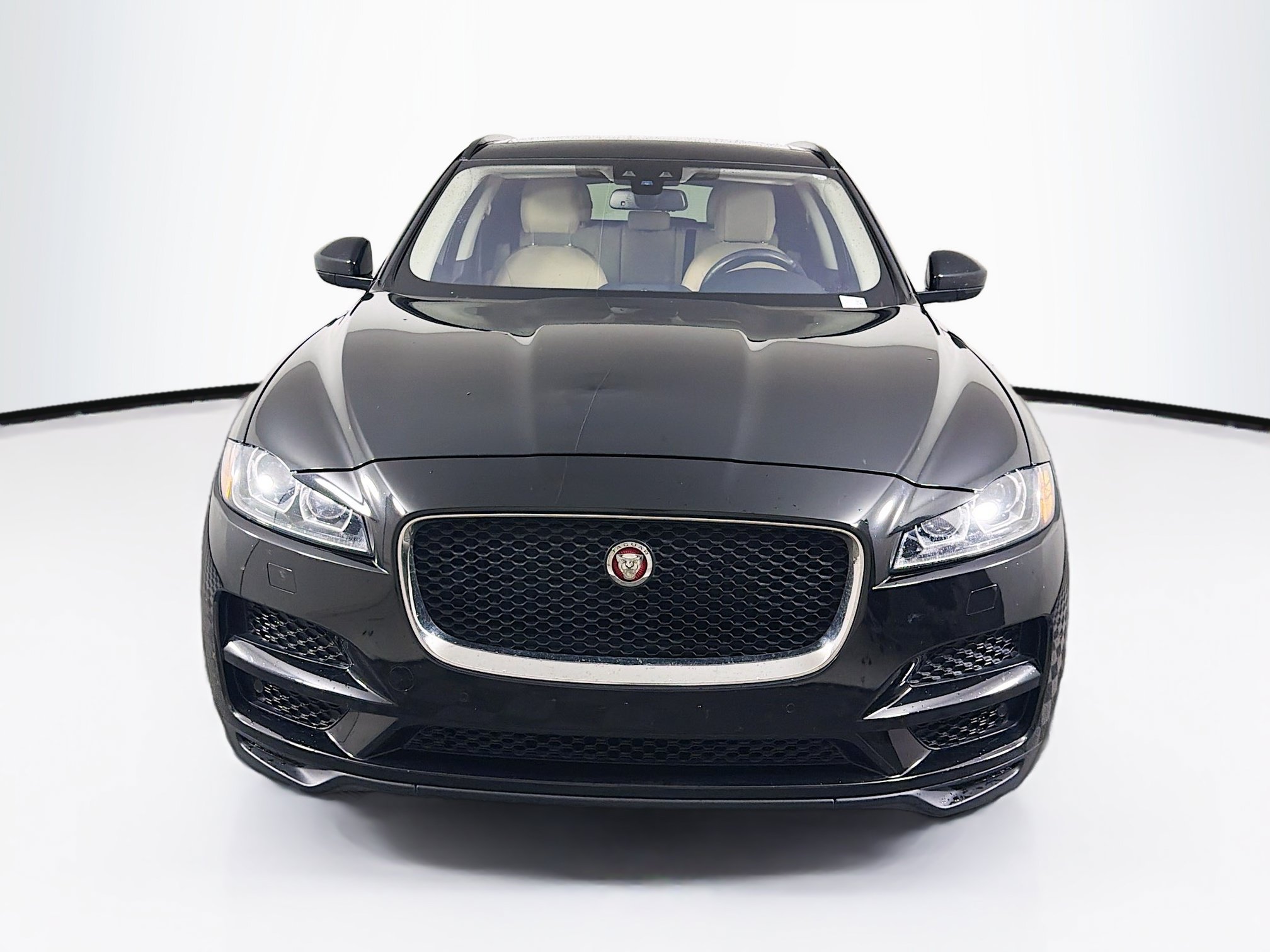 Used 2017 Jaguar F-PACE Premium AWD/4WD image 2