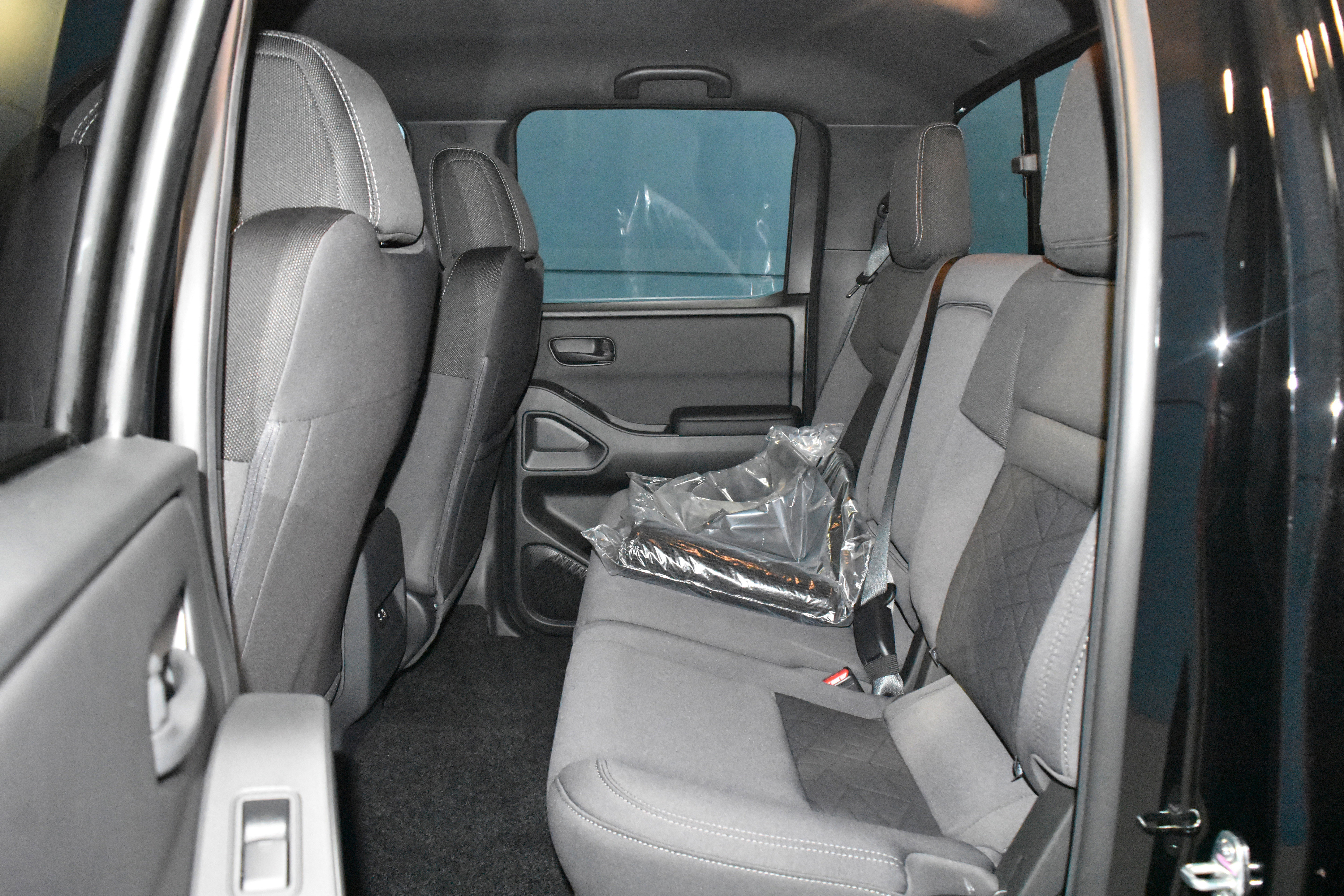 New 2026 Nissan Frontier SV w/ Tow Package AWD/4WD image 18