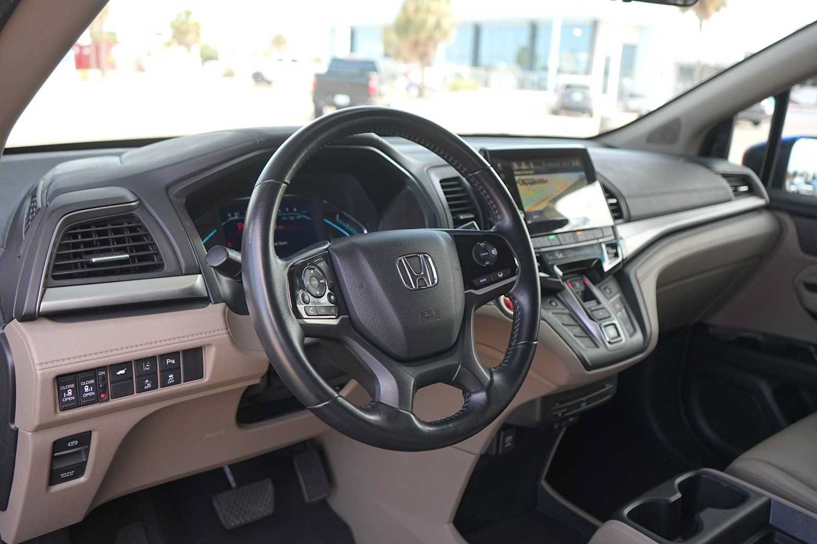 Used 2020 Honda Odyssey Touring image 2