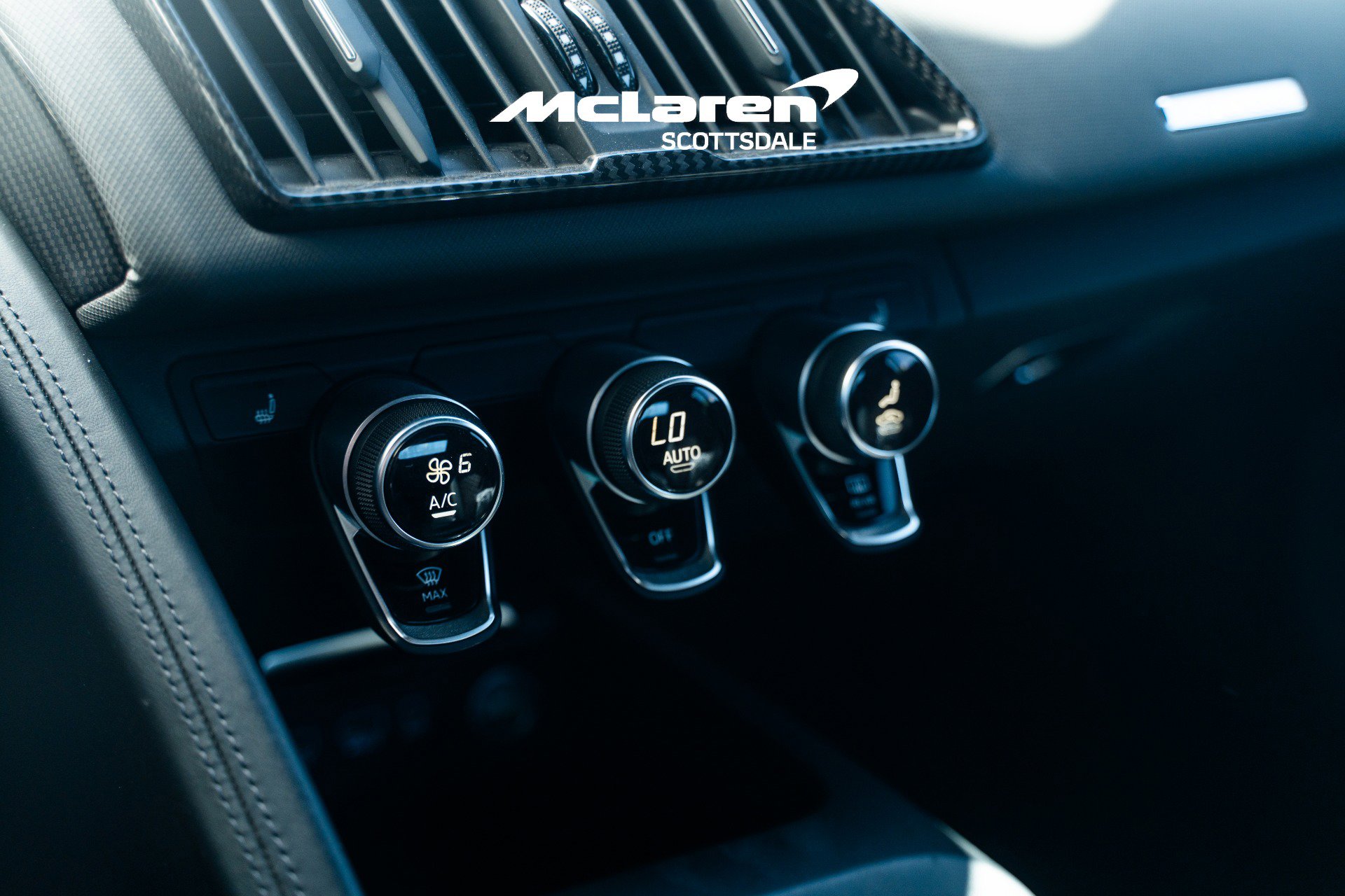 Used 2018 Audi R8 V10 w/ Premium Package image 15