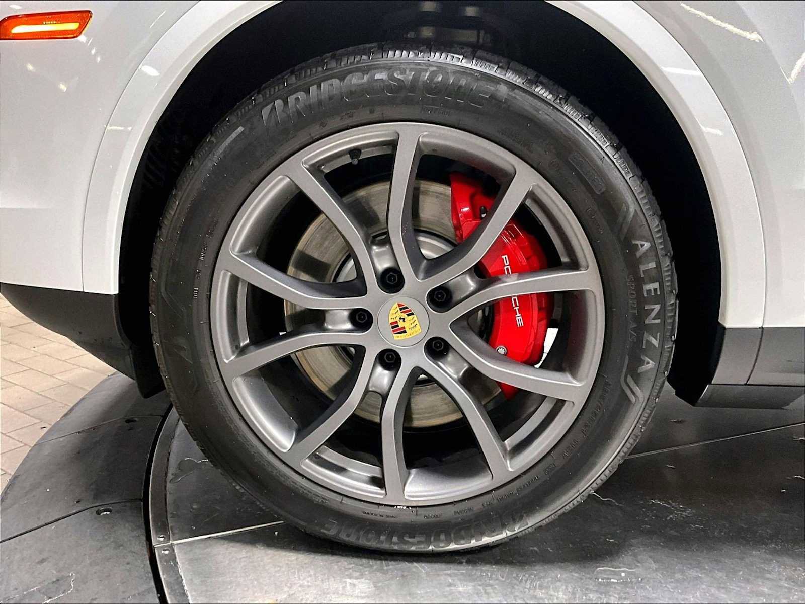 Used 2024 Porsche Cayenne S image 13