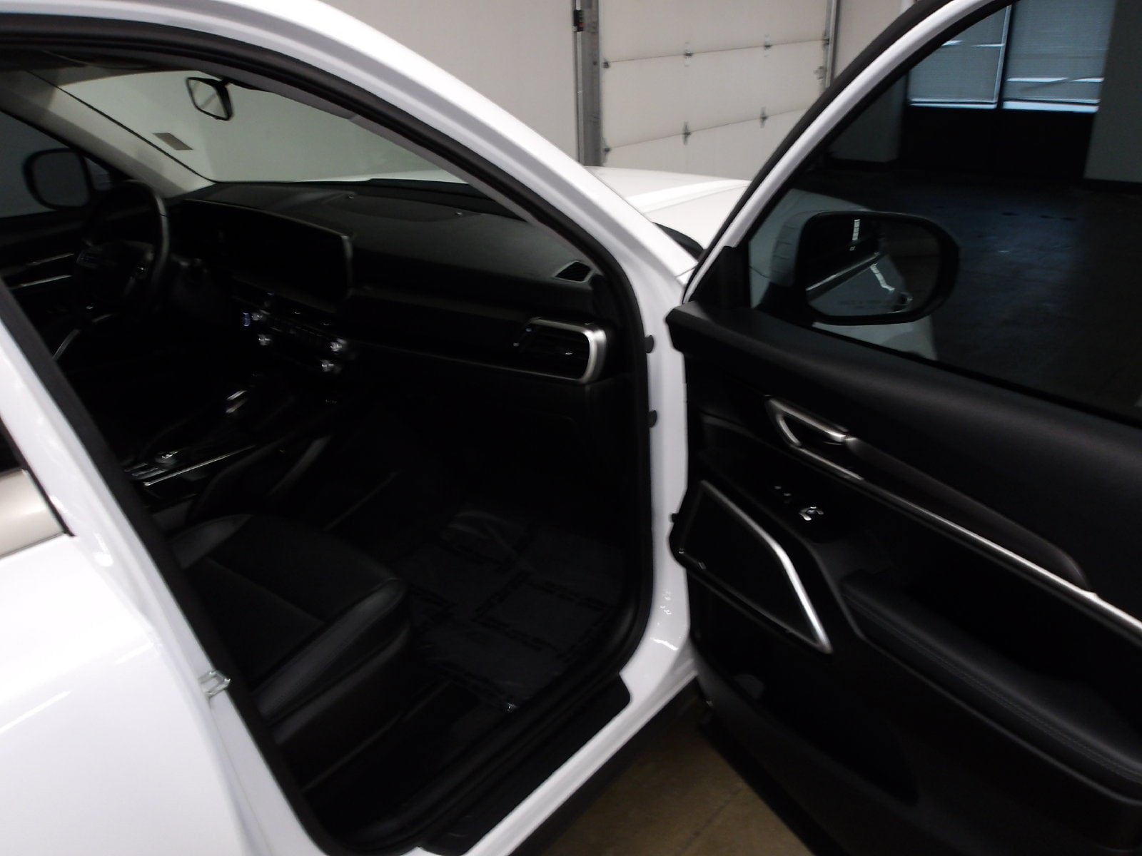 Used 2024 Kia Telluride S AWD/4WD image 13