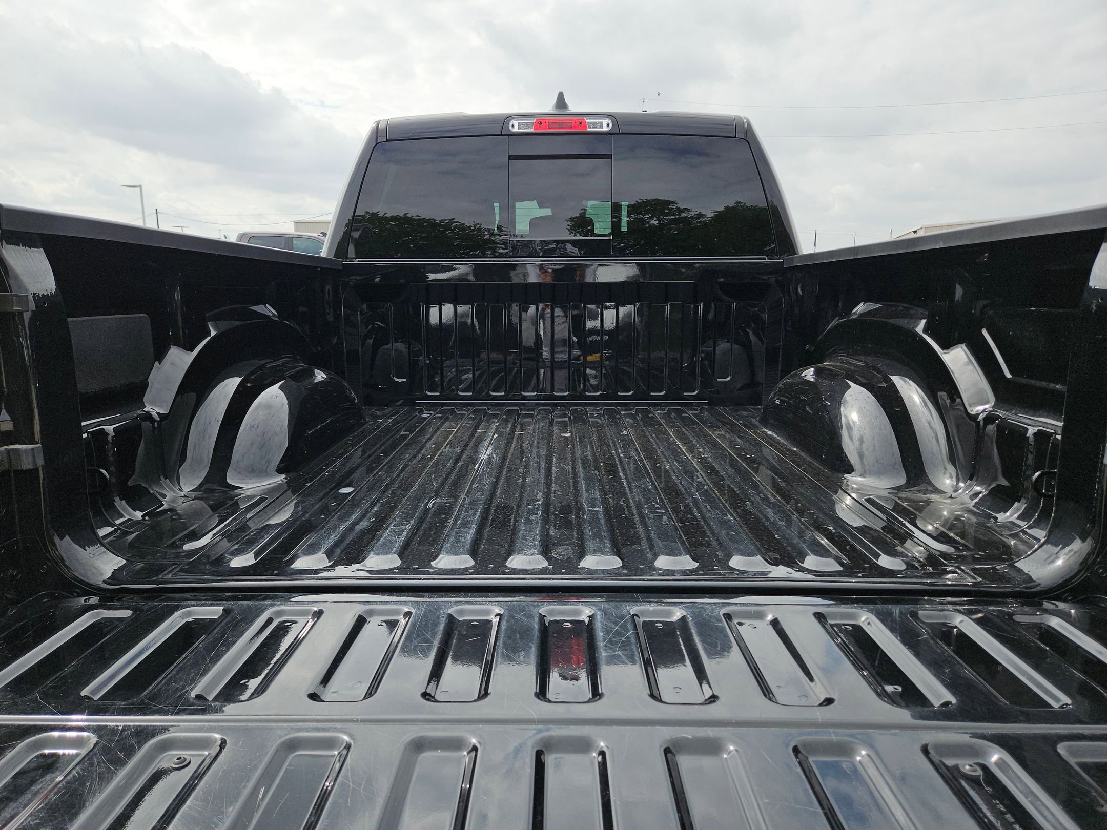 Used 2026 RAM 1500 Laramie AWD/4WD image 24