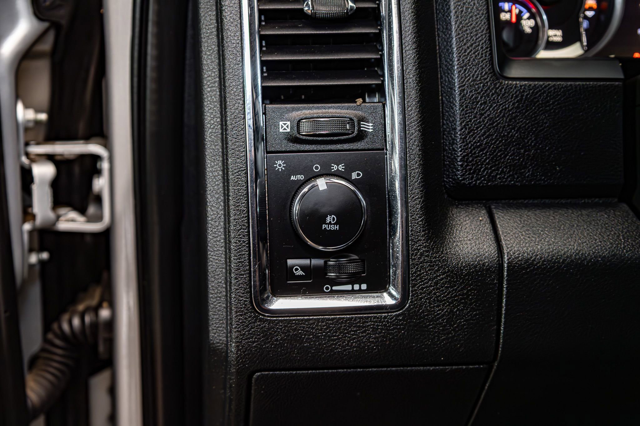 Used 2017 RAM 3500 Laramie w/ Cold Weather Group AWD/4WD image 20