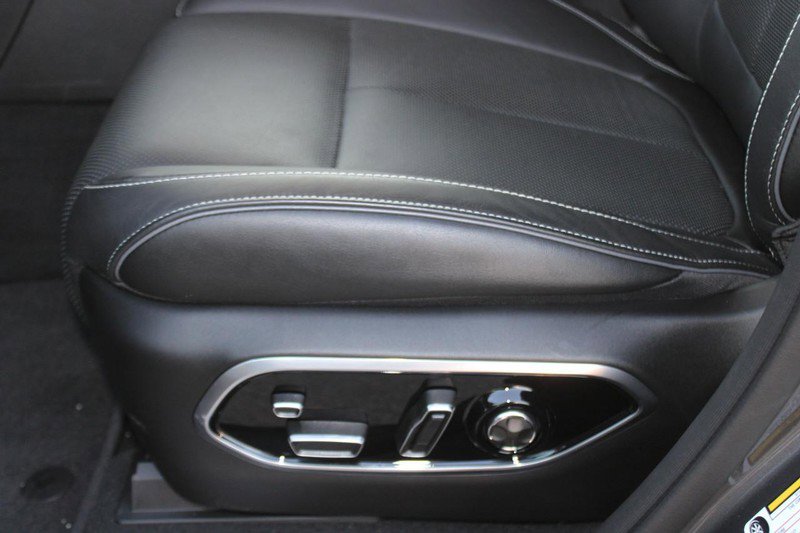 New 2023 Jeep Grand Cherokee Overland w/ Luxury Tech Group IV image 34