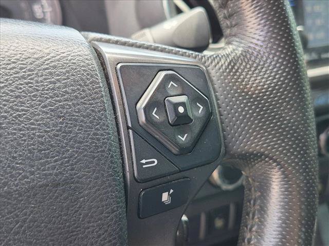 Used 2017 Toyota Tacoma TRD Sport AWD/4WD image 14