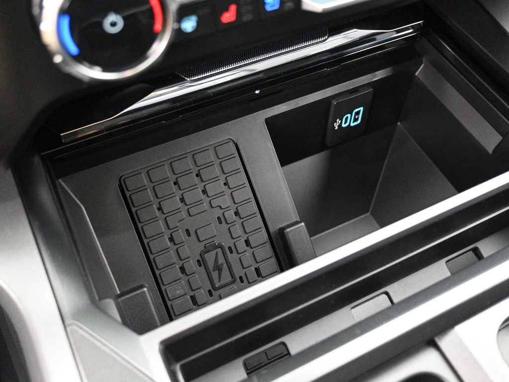 New 2026 Ford F250 Lariat w/ Black Appearance Package image 17