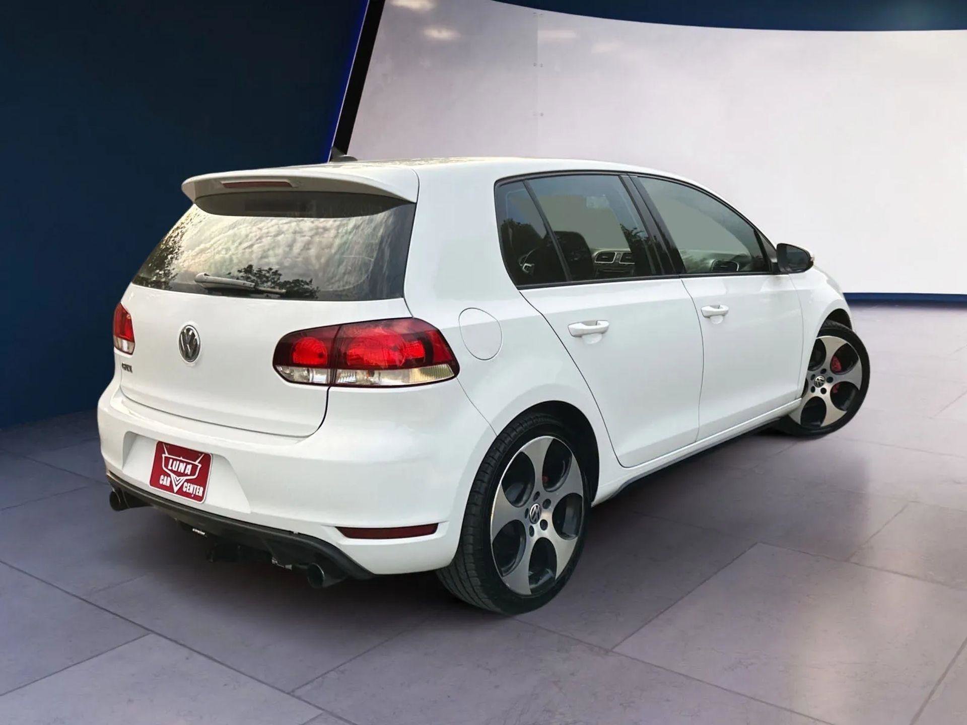 Used 2012 Volkswagen Golf 4-Door FWD image 5
