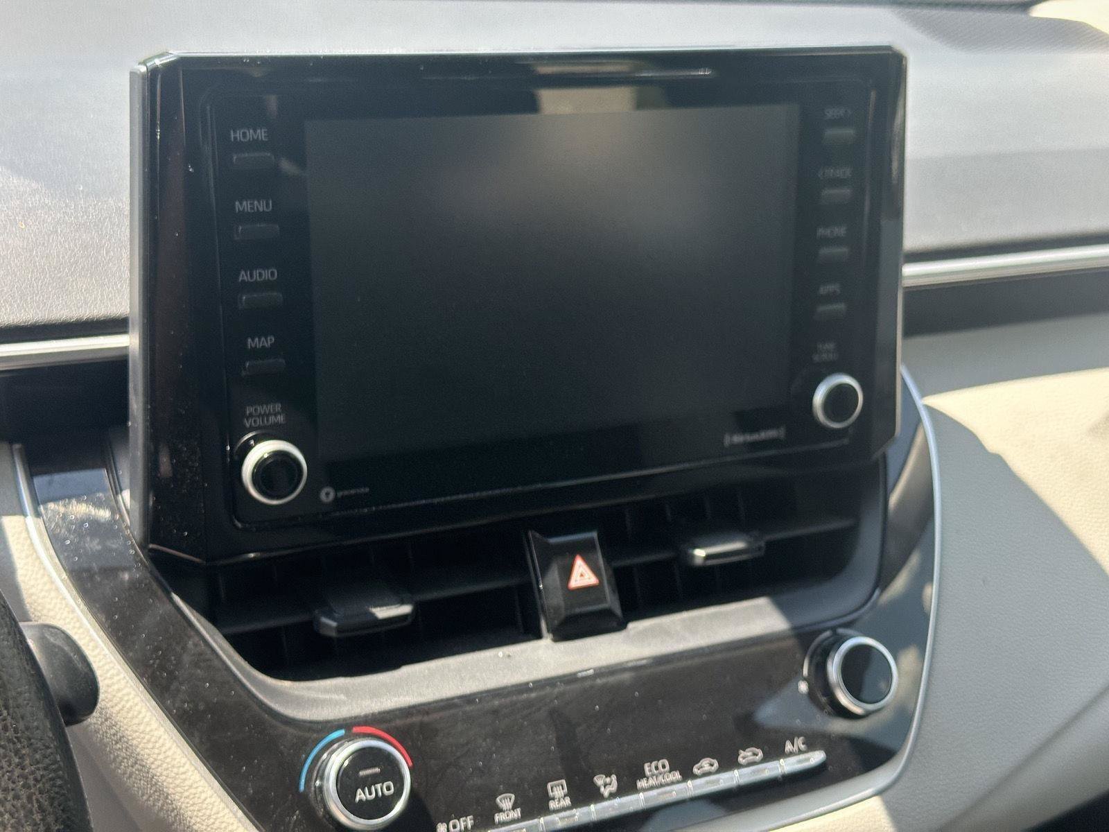 Used 2022 Toyota Corolla LE FWD image 11