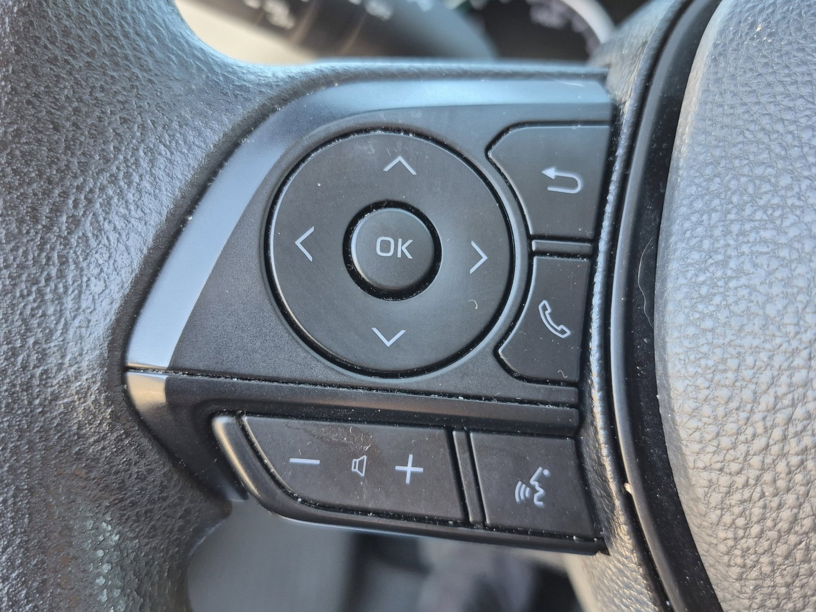 Used 2021 Toyota RAV4 XLE w/ Convenience Package AWD/4WD image 26