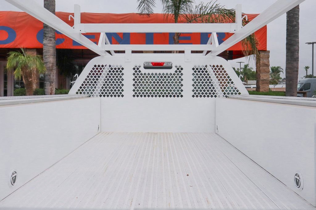 Used 2019 Ford F550 2WD Regular Cab Super Duty image 9