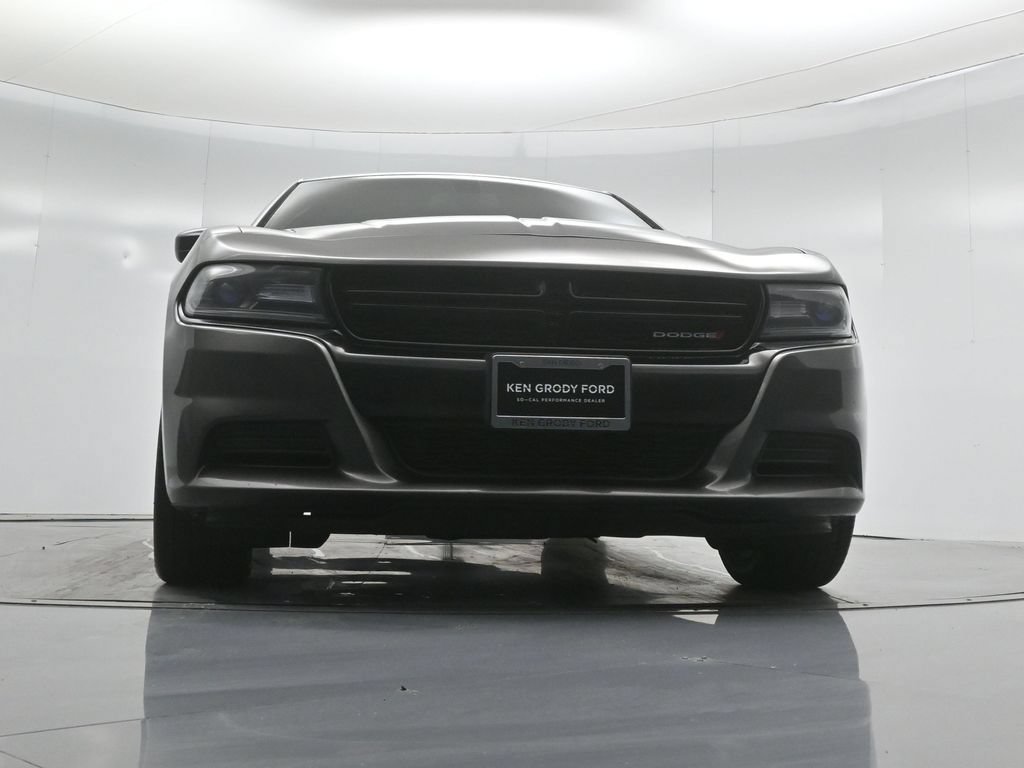 Used 2017 Dodge Charger SE w/ Blacktop Package RWD image 44