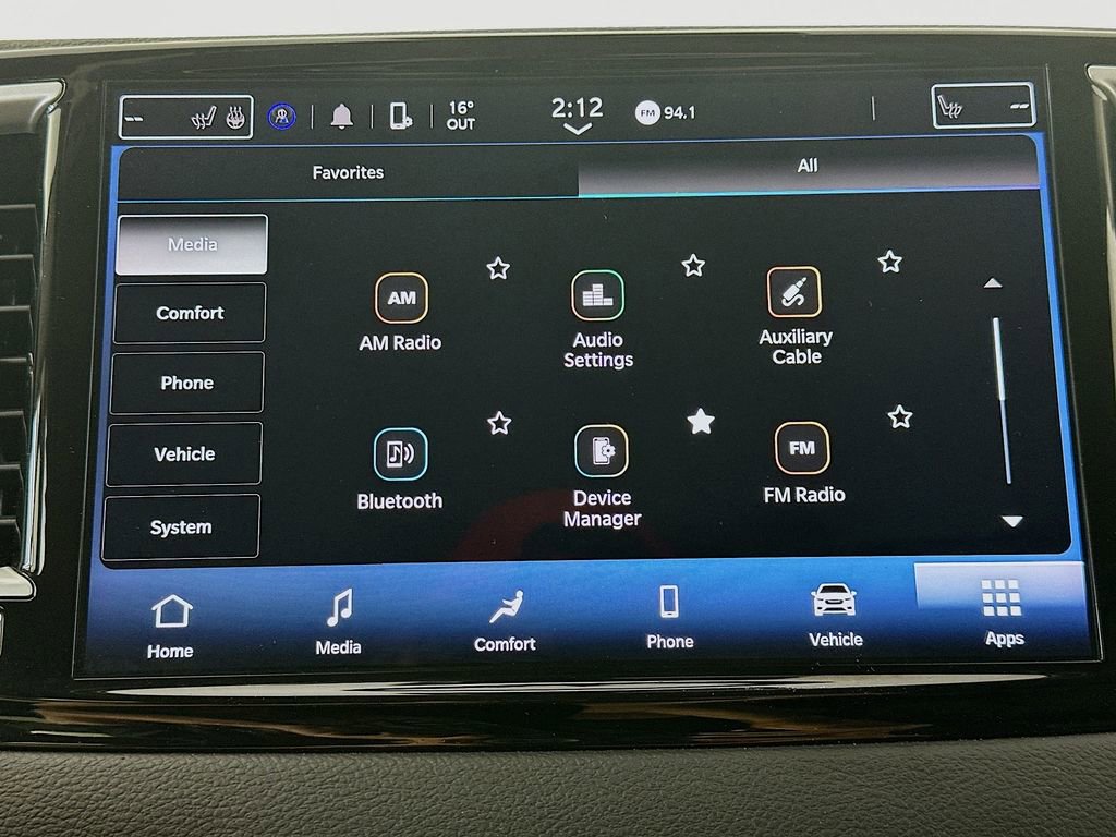 Used 2024 Chrysler Pacifica Touring-L image 19