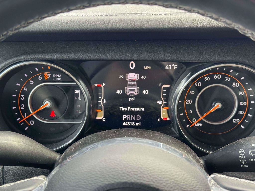 Used 2022 Jeep Wrangler Unlimited Sahara w/ Cold Weather Group AWD/4WD image 23