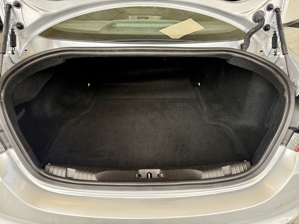 Used 2012 Jaguar XF RWD image 9