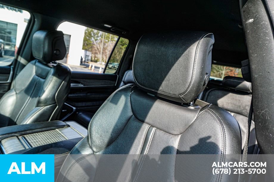 Used 2024 Jeep Wagoneer Series II w/ Flexible Seating Group RWD image 18
