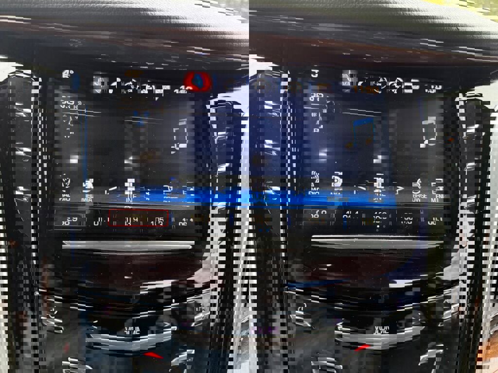 Used 2020 Cadillac Escalade Luxury image 18