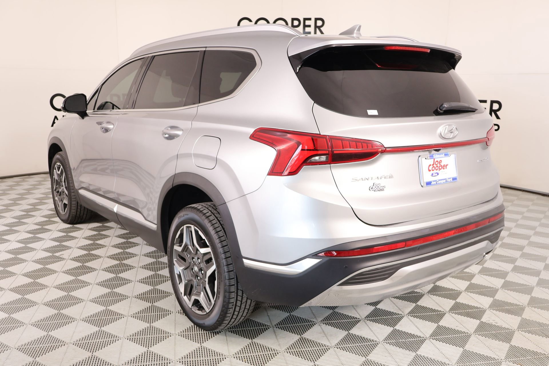 Used 2023 Hyundai Santa Fe Limited w/ Cargo Package AWD/4WD image 24