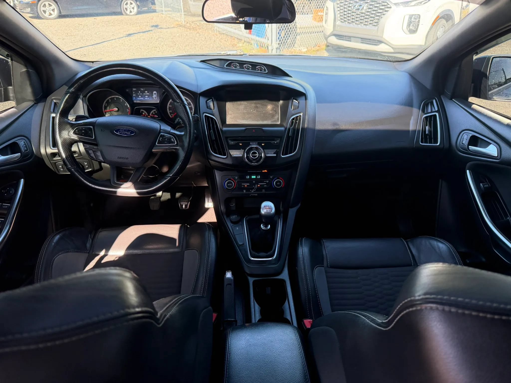 Used 2018 Ford Focus ST w/ Equipment Group 401A FWD image 31