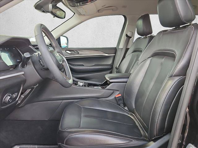 Used 2023 Jeep Grand Cherokee L Limited RWD image 15