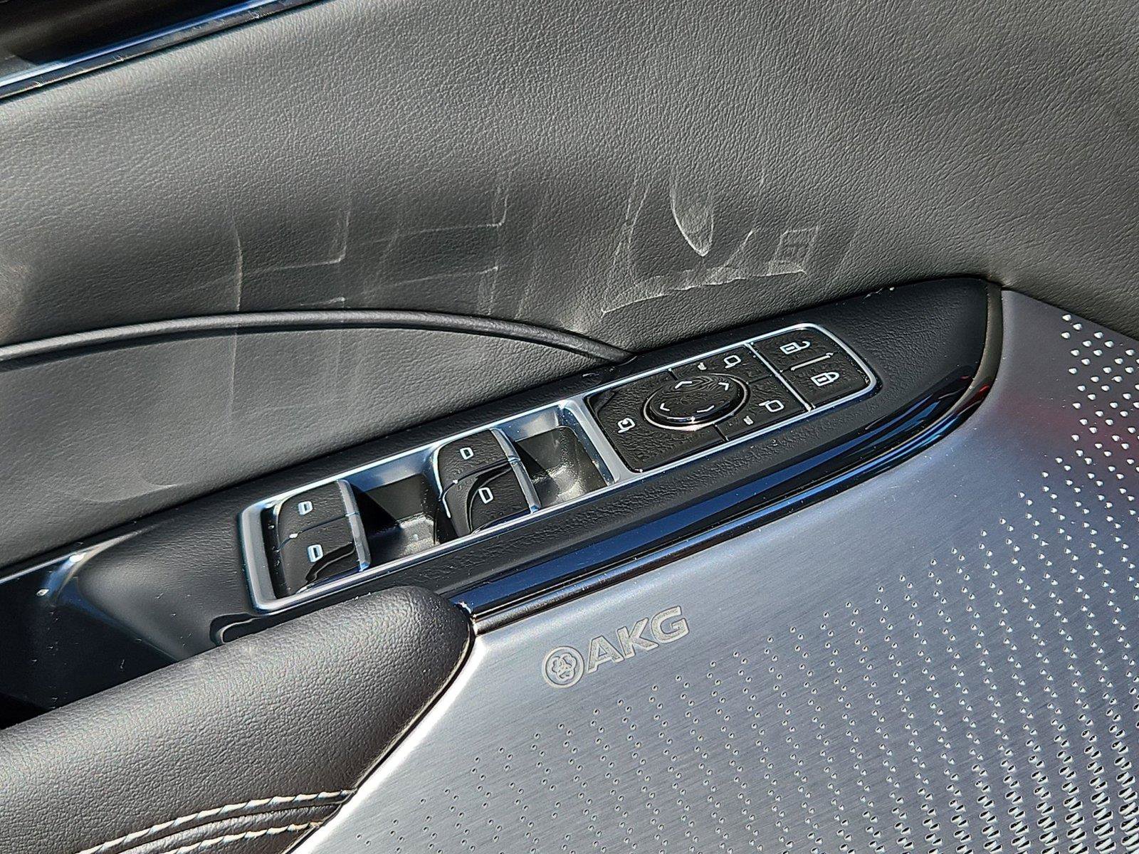 Certified 2024 Cadillac Lyriq Luxury AWD/4WD image 26