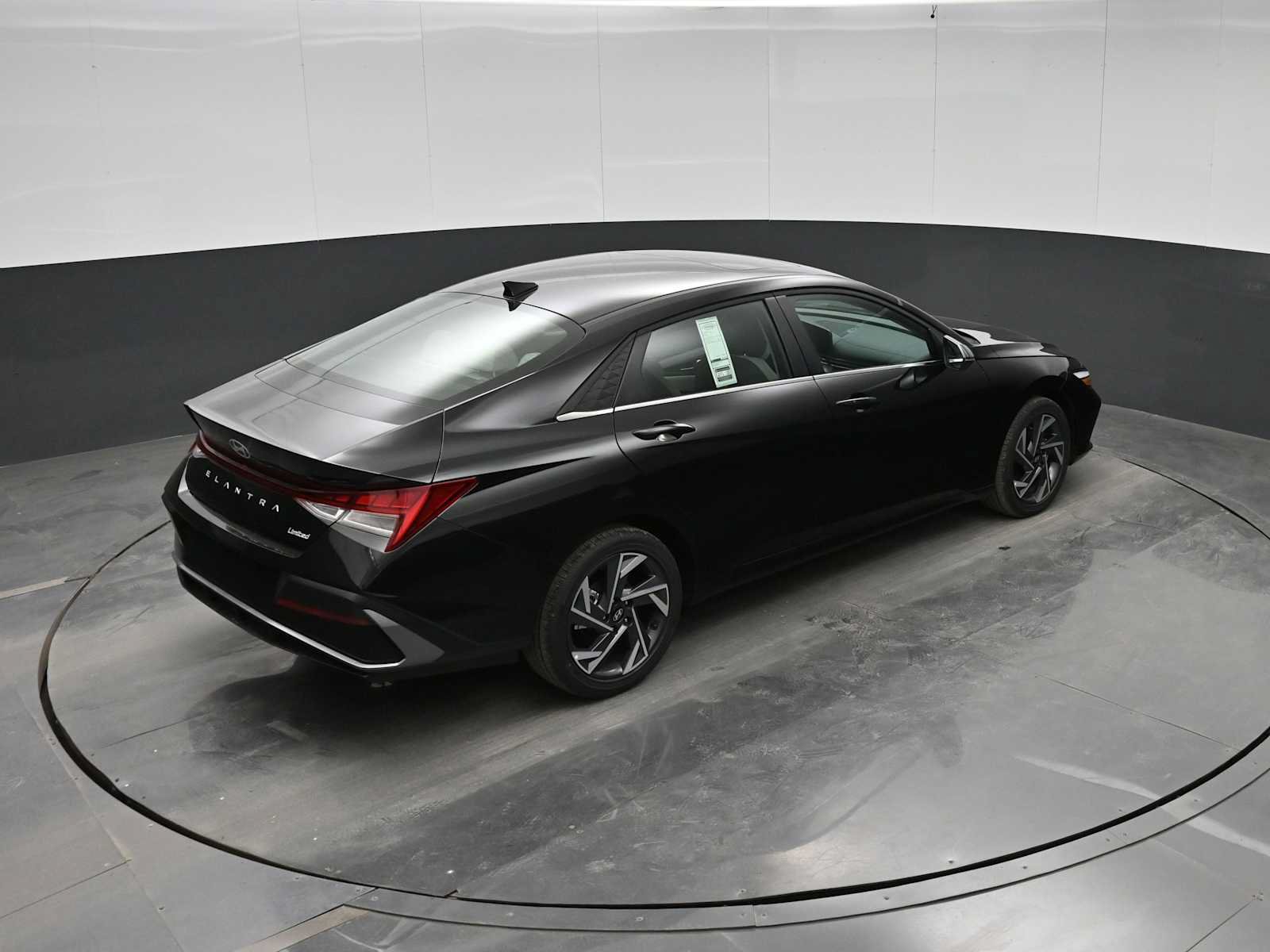 New 2026 Hyundai Elantra Limited FWD image 32