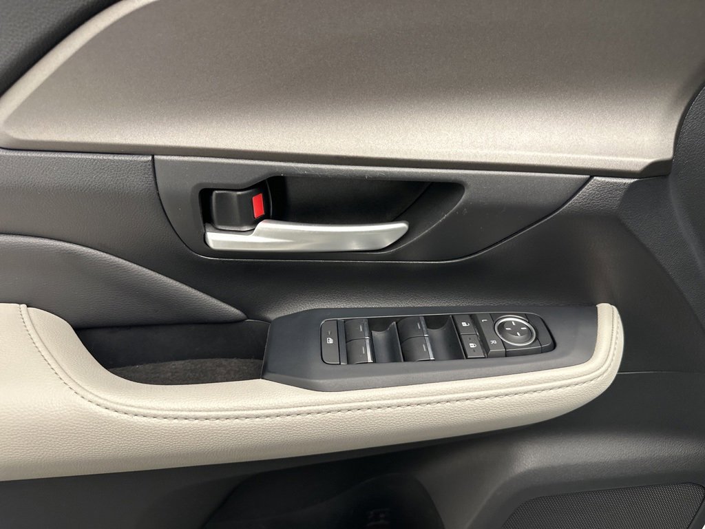 Used 2024 Toyota Grand Highlander XLE image 29