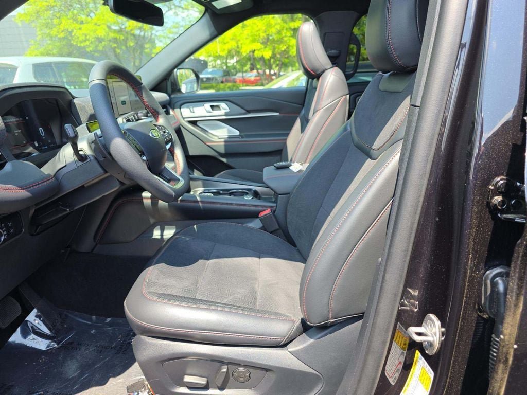 Used 2025 Ford Explorer ST w/ Sun And Sound Package AWD/4WD image 8