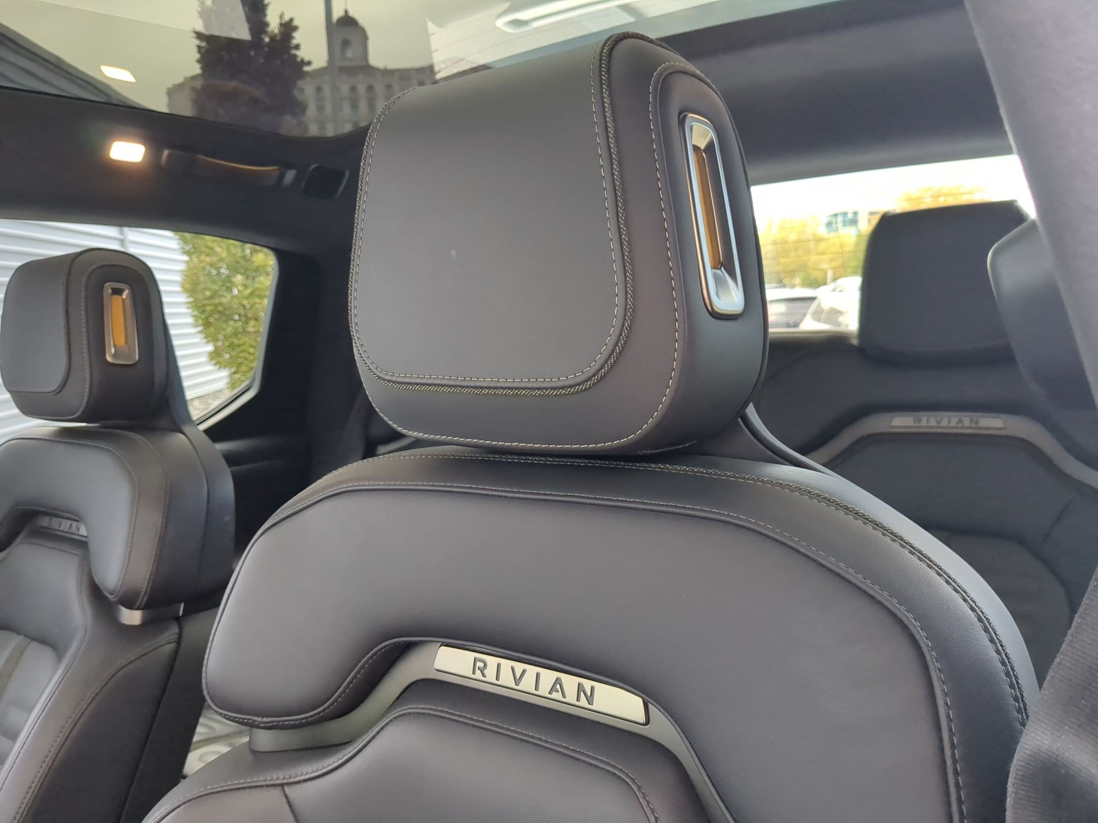 Used 2022 Rivian R1T Launch Edition AWD/4WD image 24