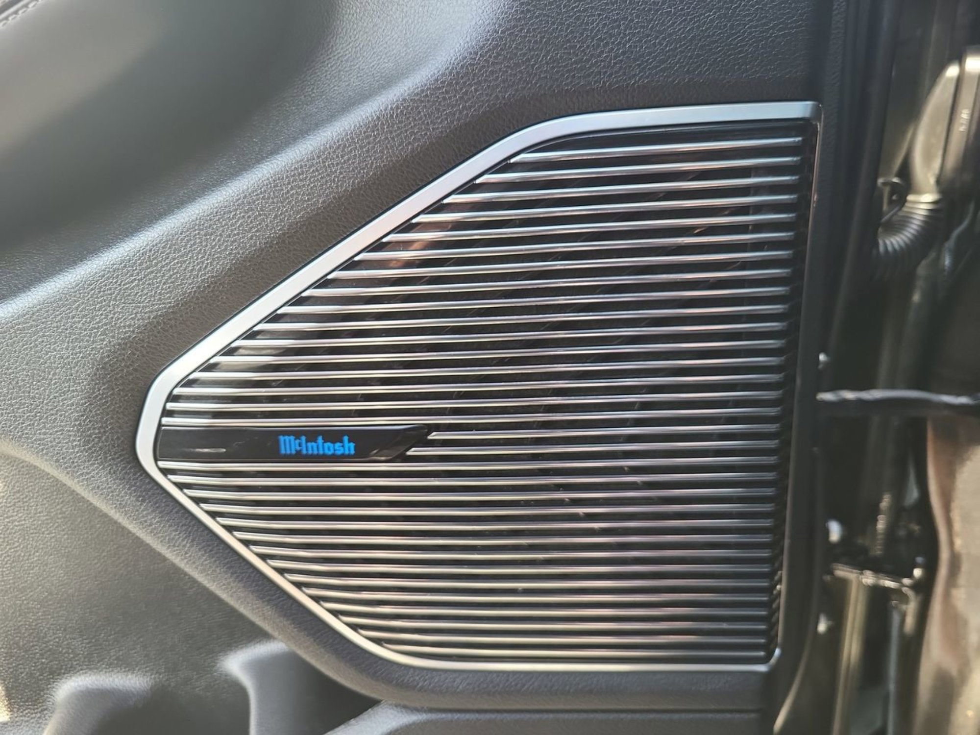 Used 2022 Jeep Grand Cherokee L Overland w/ Luxury Tech Group IV image 19