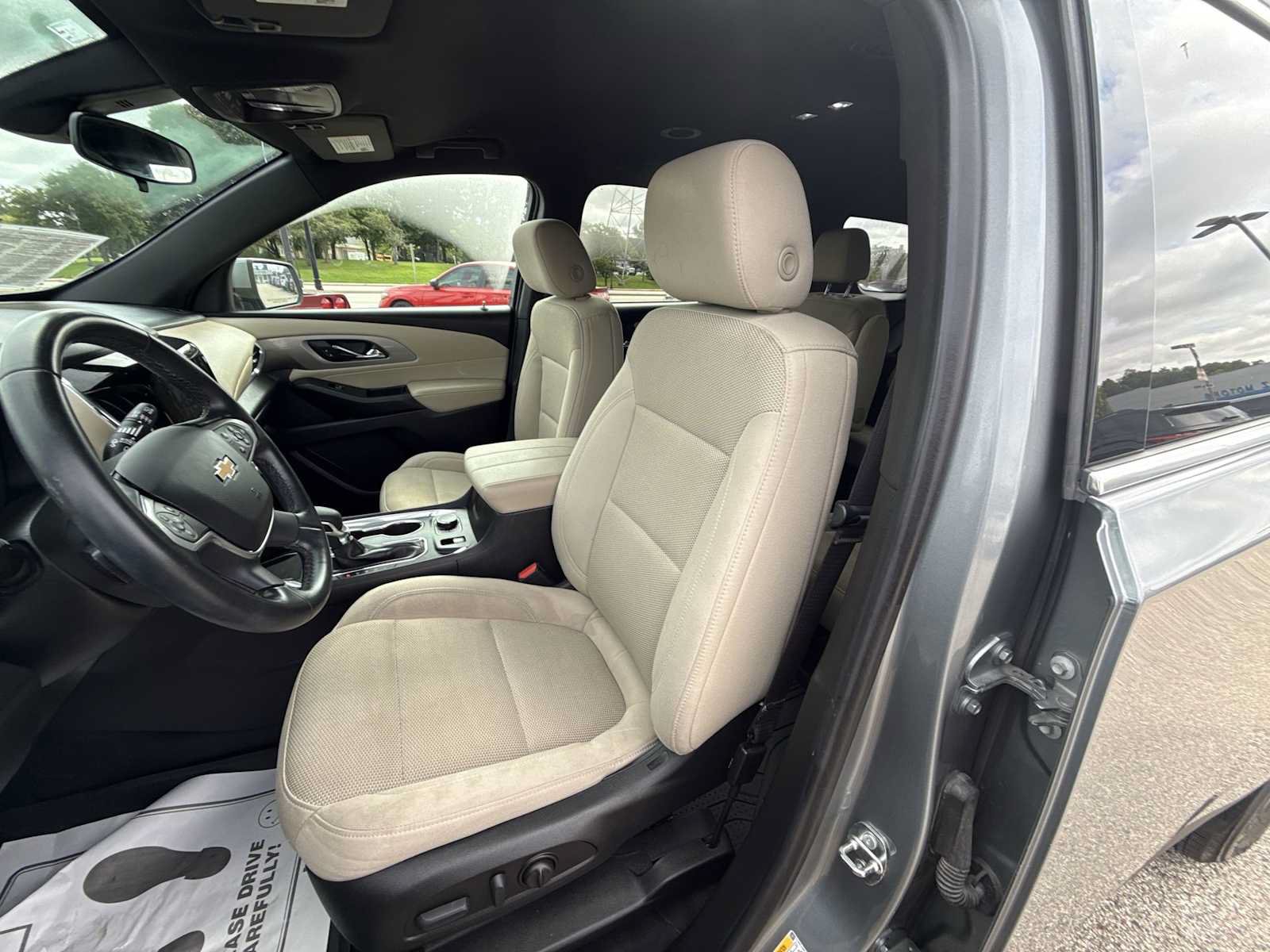 Certified 2023 Chevrolet Traverse LT w/ LPO, Floor Liner Package AWD/4WD image 18