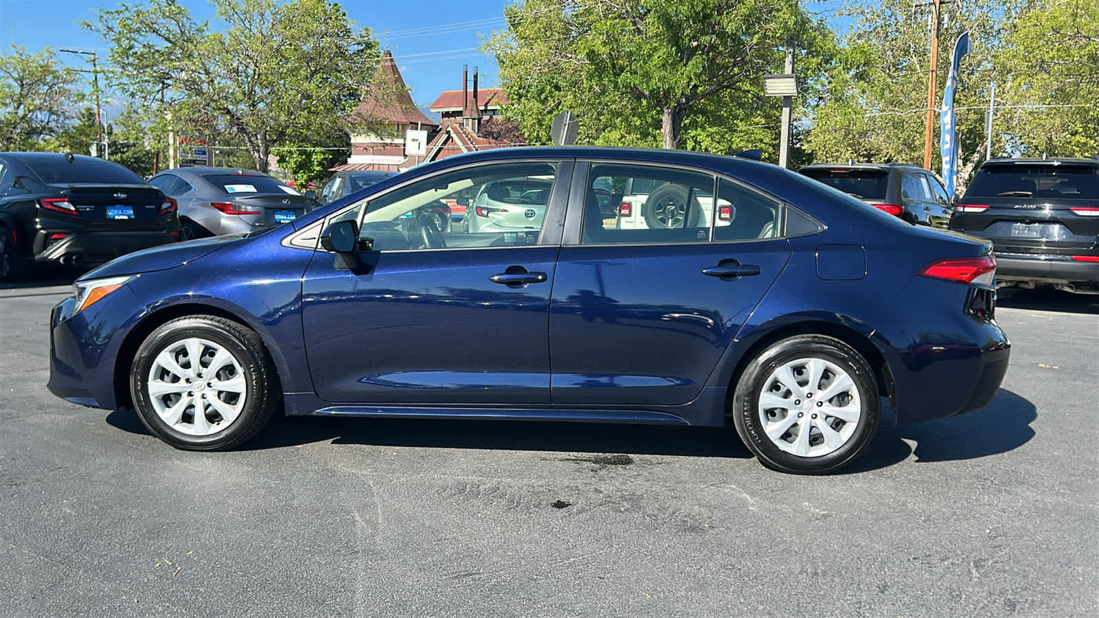 Used 2025 Toyota Corolla LE FWD image 8
