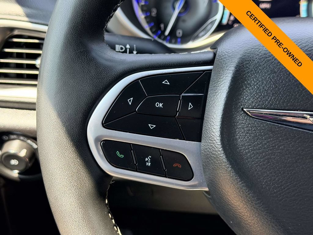 Certified 2025 Chrysler Pacifica Select FWD image 23