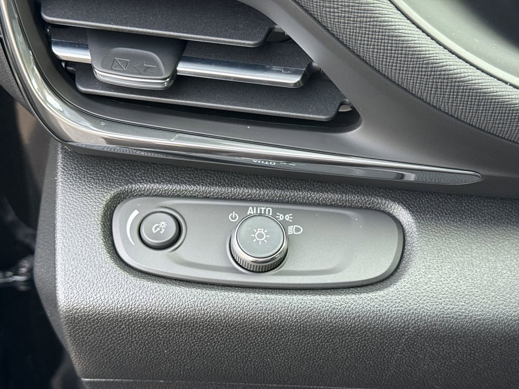 New 2026 Buick Envista Preferred FWD image 17