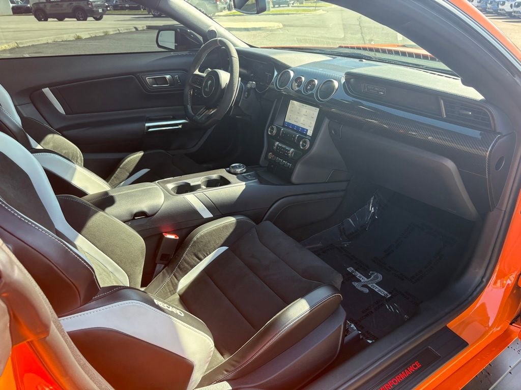 Used 2020 Ford Mustang Shelby GT500 w/ Carbon Fiber Track Pack image 17