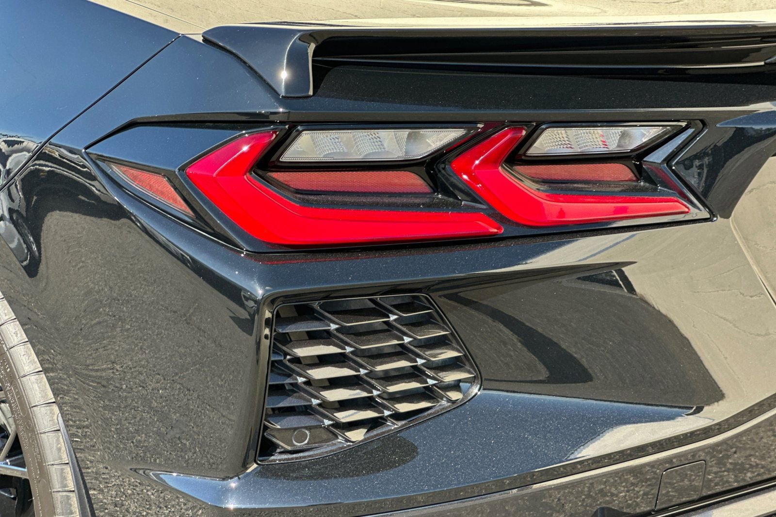 Certified 2025 Chevrolet Corvette Stingray Coupe w/ 1LT image 35