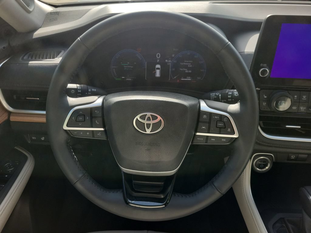 Used 2025 Toyota Grand Highlander AWD Hybrid image 17