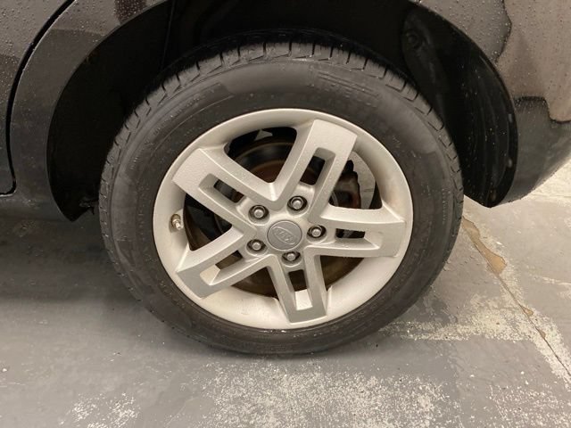 Used 2011 Kia Soul + FWD image 28