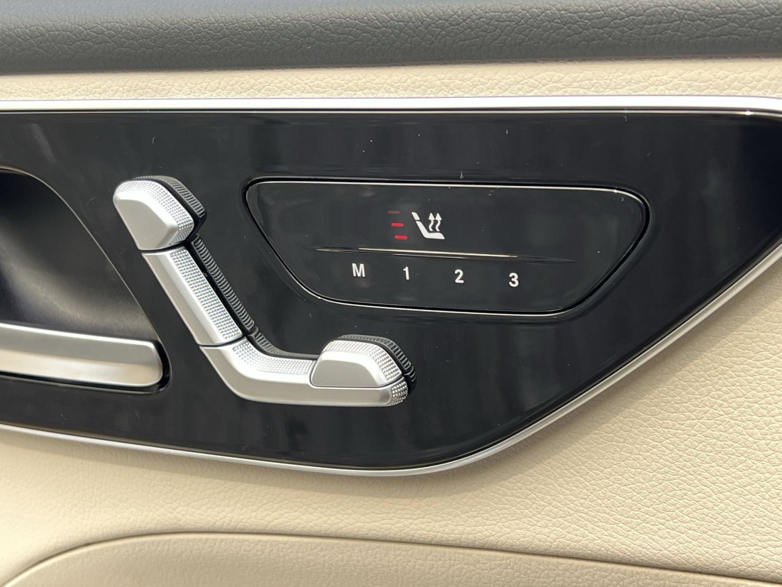New 2027 Mercedes-Benz C 300 4MATIC Sedan image 40