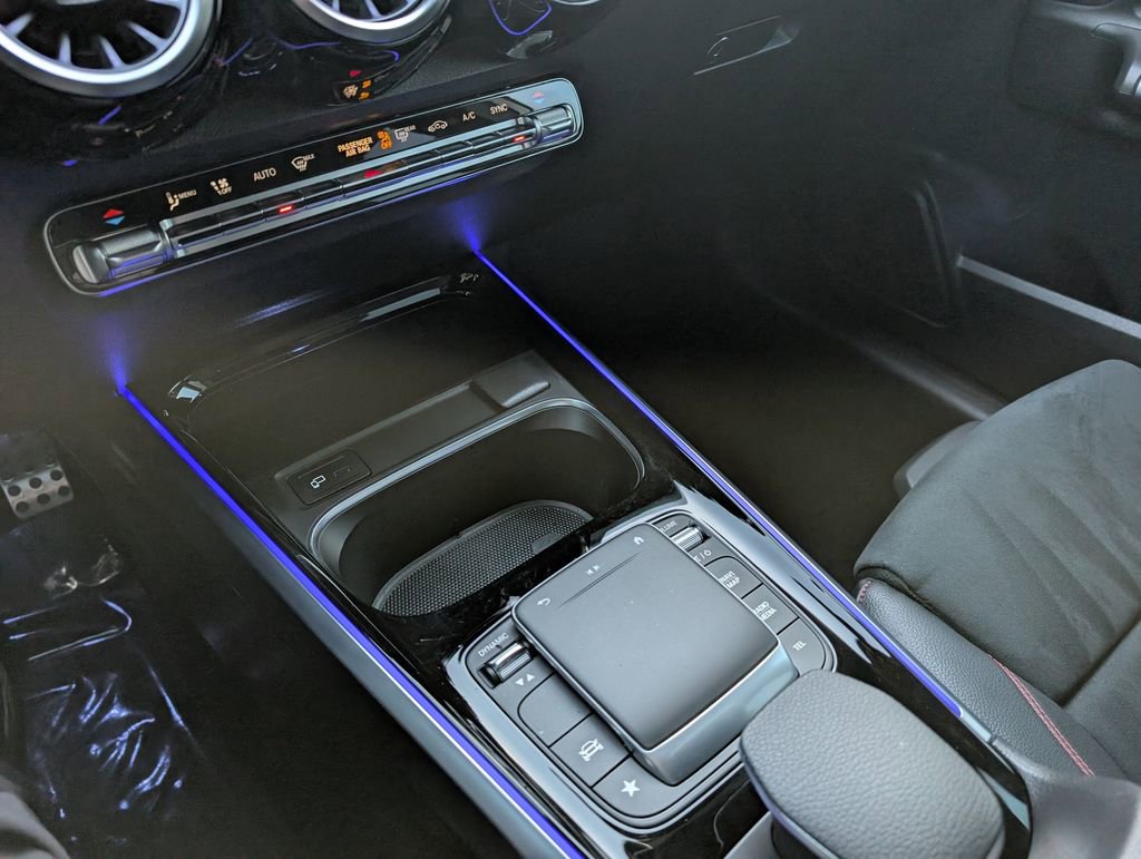 Certified 2022 Mercedes-Benz GLB 35 AMG 4MATIC image 16