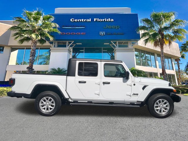 Used 2023 Jeep Gladiator Sport AWD/4WD image 4