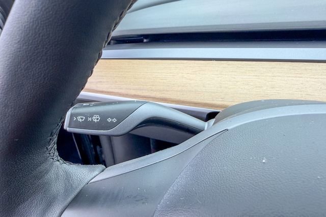 Used 2021 Tesla Model Y Long Range image 16