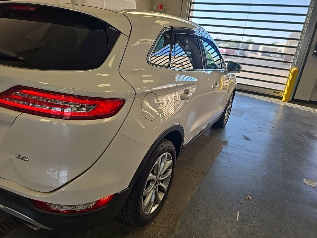 Used 2017 Lincoln MKC Select w/ Select Plus Package FWD image 4