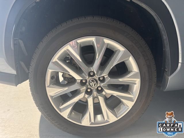 Used 2021 Toyota Highlander Limited image 6