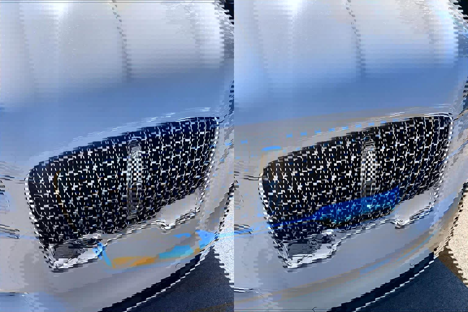 Used 2022 Lincoln Aviator Reserve w/ Elements Package Plus image 28