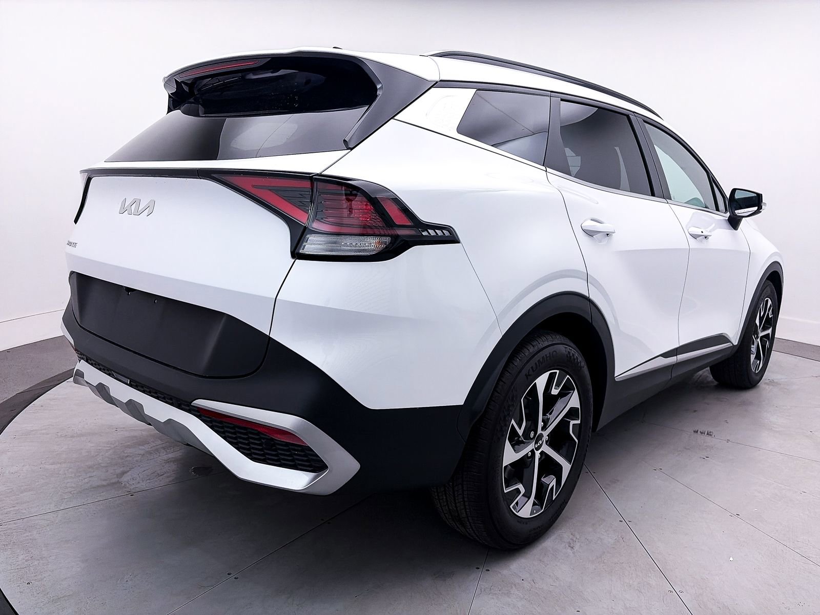 Used 2025 Kia Sportage EX w/ Premium Package image 16